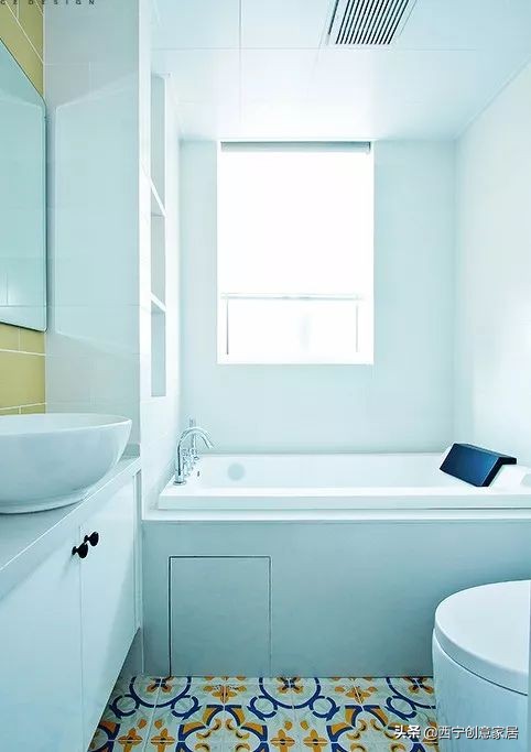 带飘窗的长方形卫生间浴缸,卧室飘窗上面可以装浴缸吗