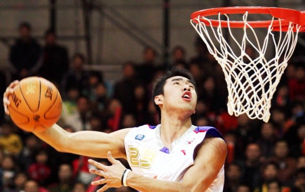 拉塞尔称他中国版弗老大,CBA最年轻扣篮王,因伤退役如今做解说