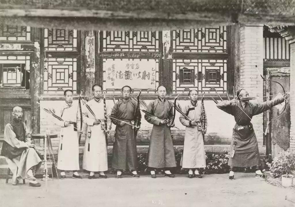 和珅是怎么从侍卫成为一品大员的,清朝大内侍卫和珅