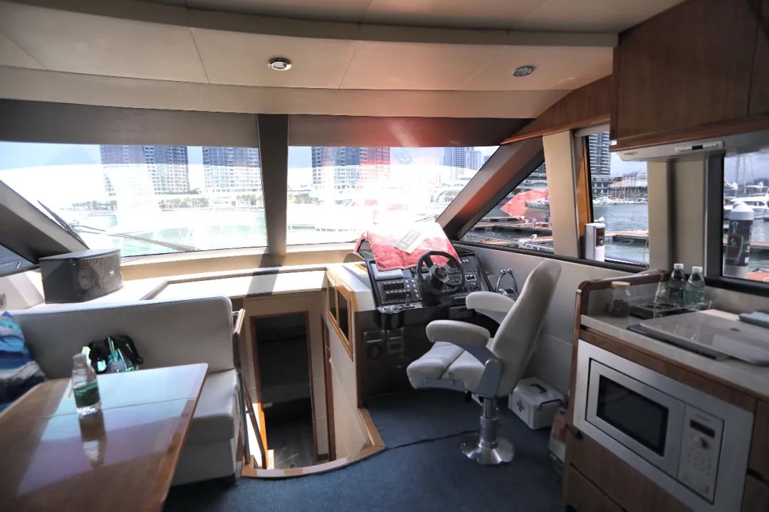 三亚豪华游艇出海一日游靠谱吗 (三亚游艇出海小攻略只要人均200元)