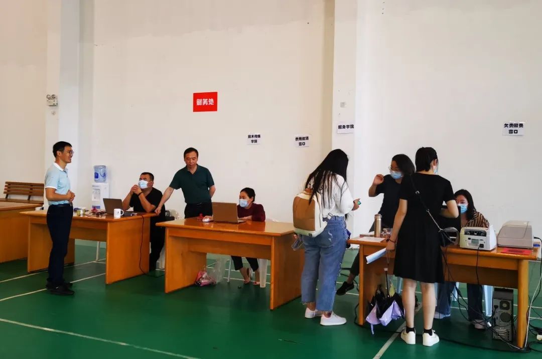 苏州托普“拍了拍”你：冲吧，乘风破浪的毕业生