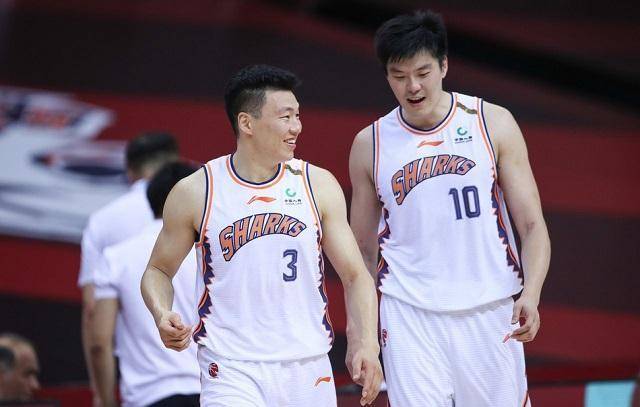 李根评价首钢视频,李根震撼全场视频