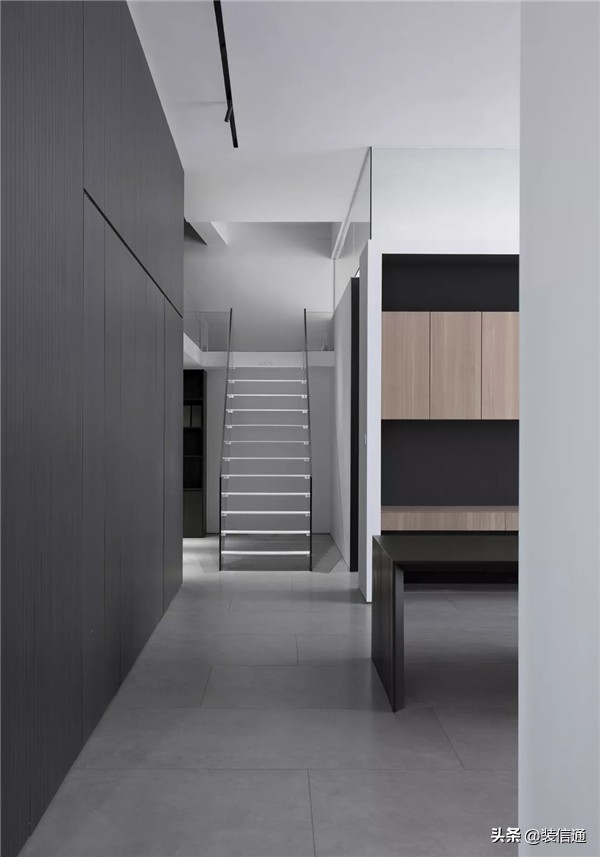 蜕变与新生|极简办公空间设计,全新的办公体验