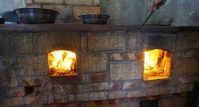 最安逸的柴火饭,正宗柴火饭最抚凡人心