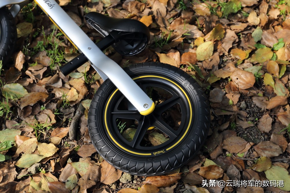 儿童1-3岁滑步车测评,宝宝平衡滑步车训练