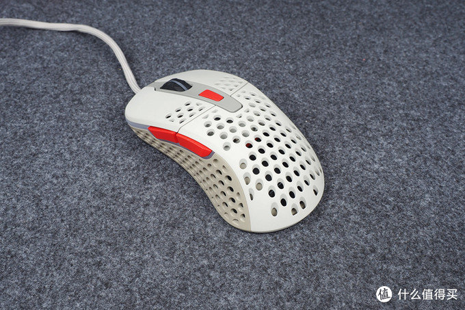 xtrfym4和xtrfym42区别,xtrfym4鼠标适合多大的手