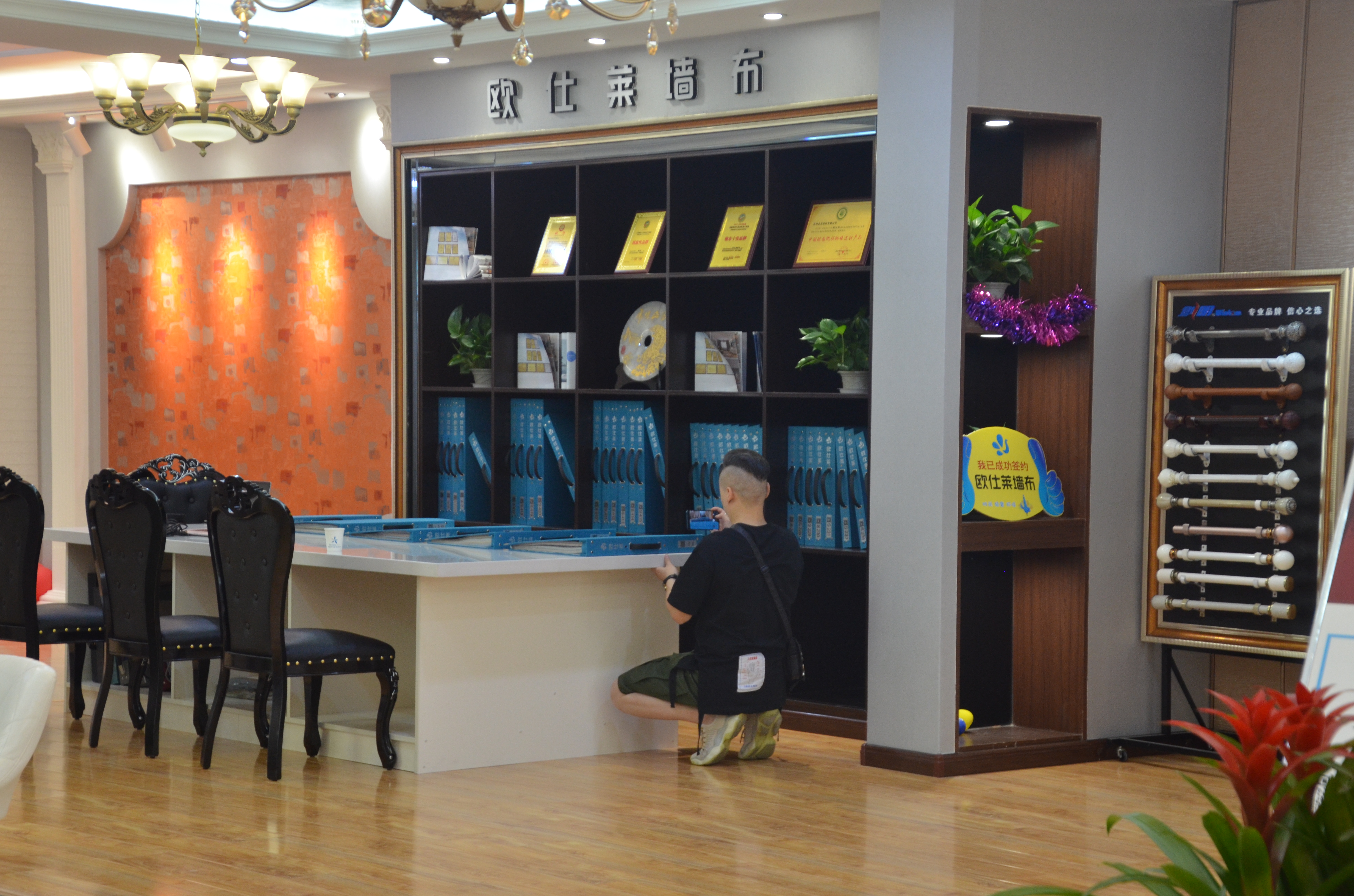 探访｜45天打造全球销冠门店，顺手喜提奔驰，她是怎么样做到的？