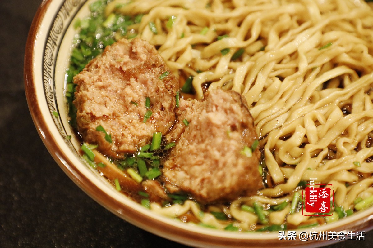 南京有名的镇江锅盖面馆,镇江锅盖面侍家面馆