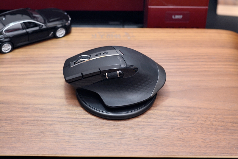 雷柏mt750是什么接口,雷柏mt750l鼠标更换电池教程