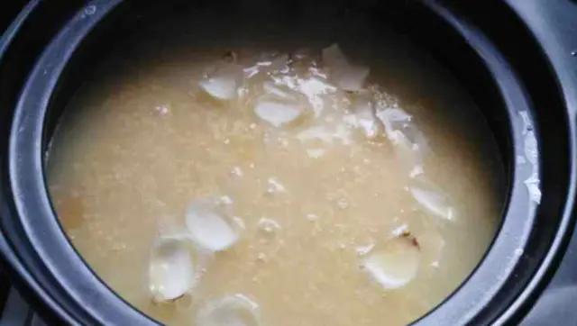 小米粥凉水下还是开水下米,小米粥冷水下米还是水开米