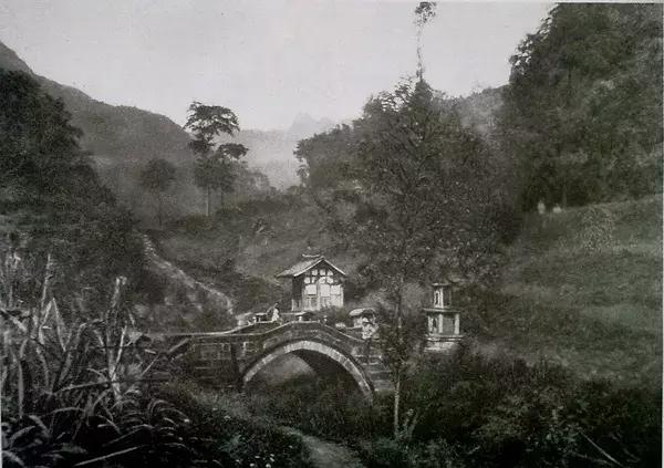 100年前中国风景建筑老照片,两亿多年前的景观