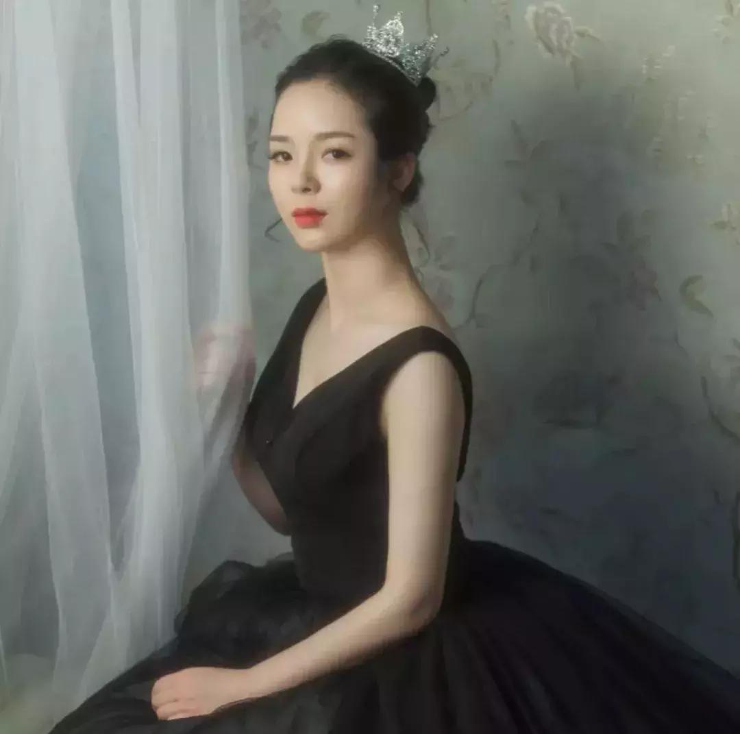 现身硬地围炉夜，范小米直播采访网易云火爆原创音乐人