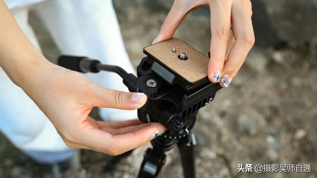 劲捷g55c三脚架评测,适合女生携带的三脚架