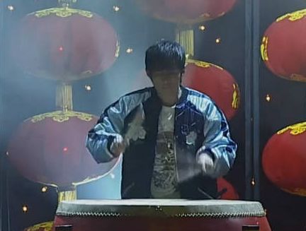 周杰伦谈夜曲一响上台领奖完整版,周杰伦领奖名场面夜曲全过程