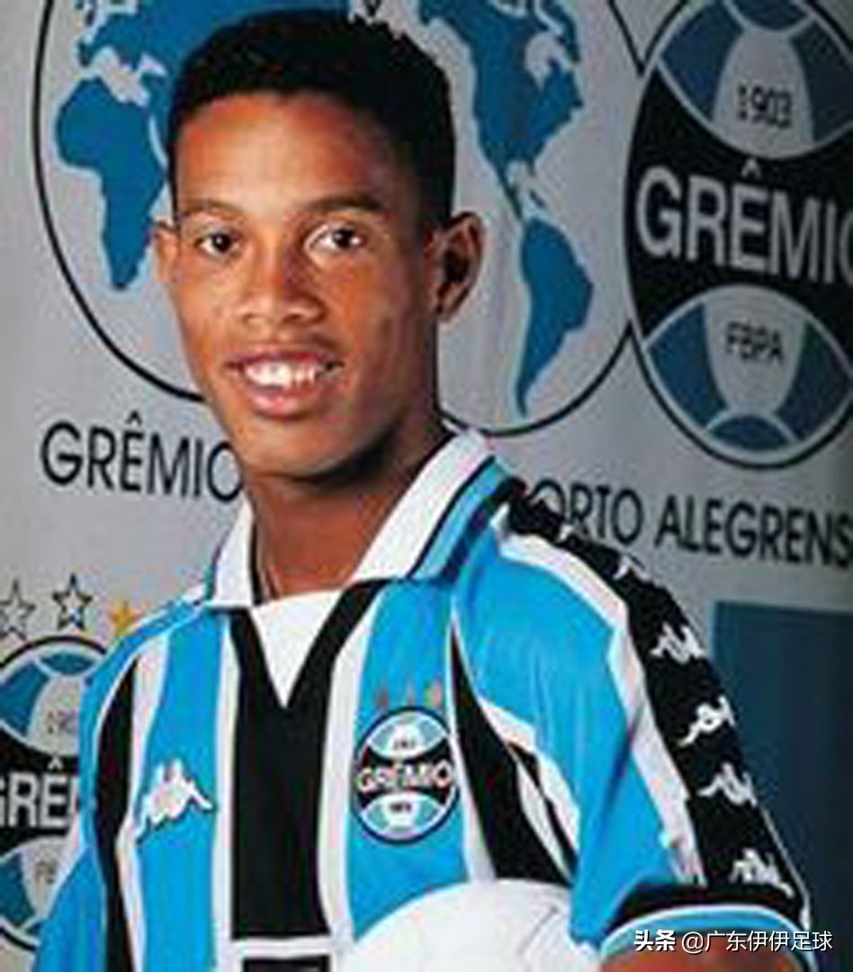 小罗足球精灵魔法时刻,小罗极致过人节奏球感