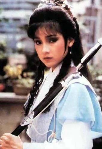 周星驰从跑龙套到星爷的传奇人生,周星驰从龙套起家完整版