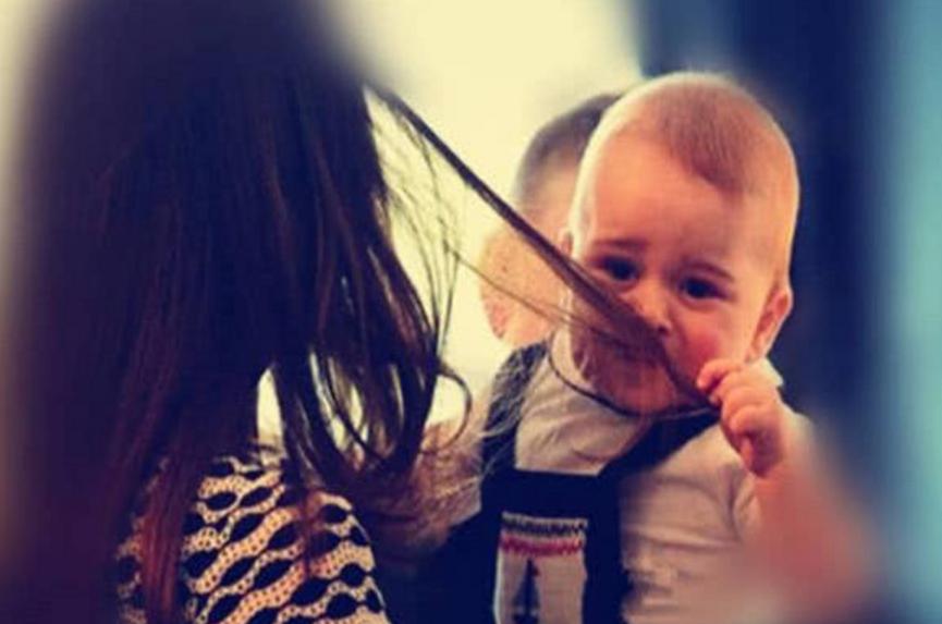 宝宝为什么喜欢薅妈妈头发,宝宝喜欢薅大人头发怎么回事