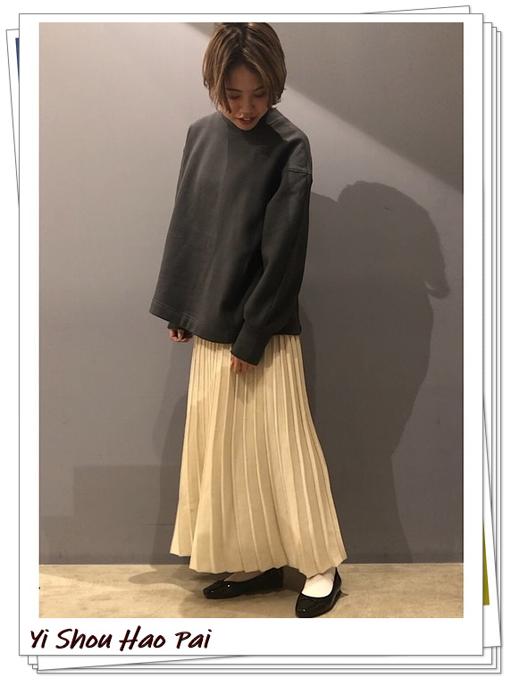 无帽灰色卫衣怎么搭配才好看,灰色无帽卫衣穿搭图片