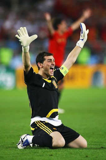 卡西利亚斯个人简介,致敬卡西传奇永不落幕