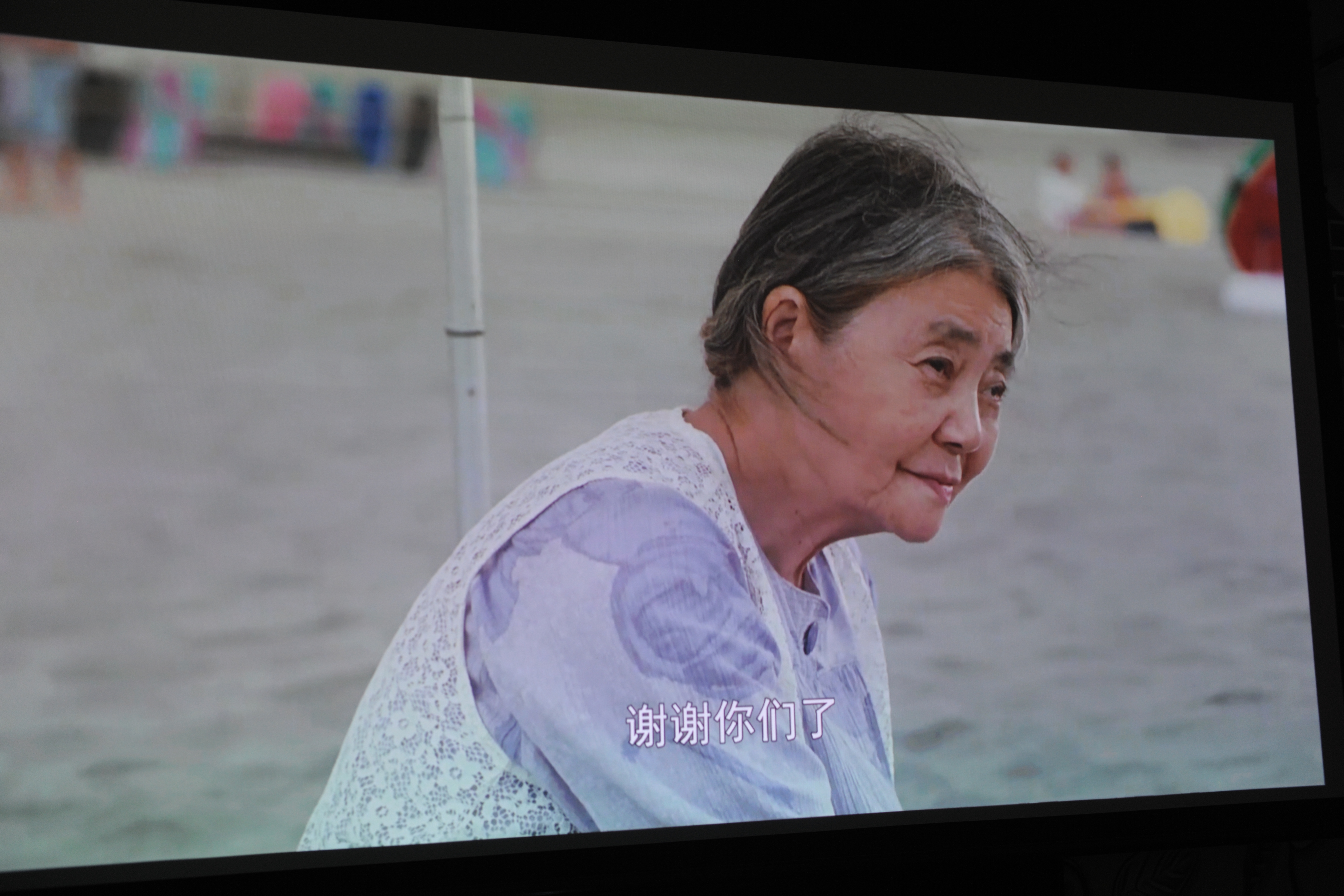 家庭投影机选什么样的幕布,家庭投影仪不要幕布