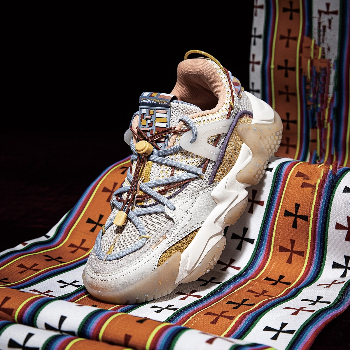 李宁鞋子时装周秀款,李宁走秀款鞋女鞋板鞋