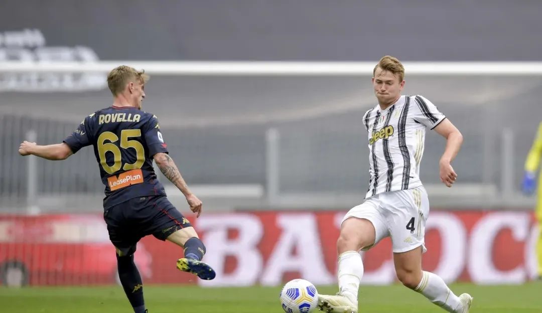 皮尔洛回应c罗批评,尤文教练皮尔洛讨论c罗