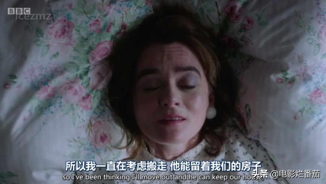 25分钟，她当着镜头把衣服一件件脱干净，只为表达中国女性困境