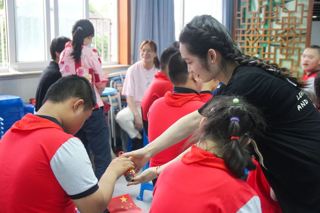 来客茂公益活动新春送福,苏州来客茂公益活动