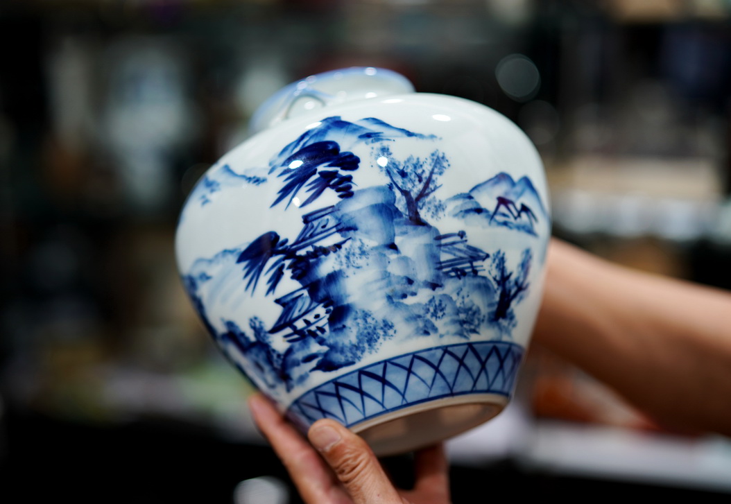 一篇10万+的文章，引出众人询问：你那卖日本瓷的朋友都有啥？