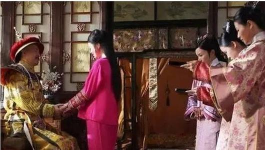 别被电视剧骗了！清朝皇帝临幸后宫的正确流程和方式，非常不自由