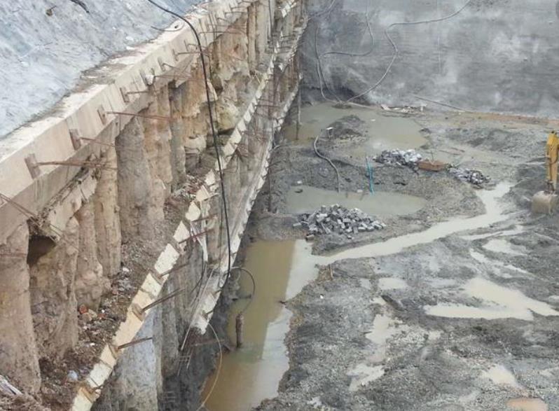 基坑渗水局部坍塌,基坑反砂冒水怎么回事