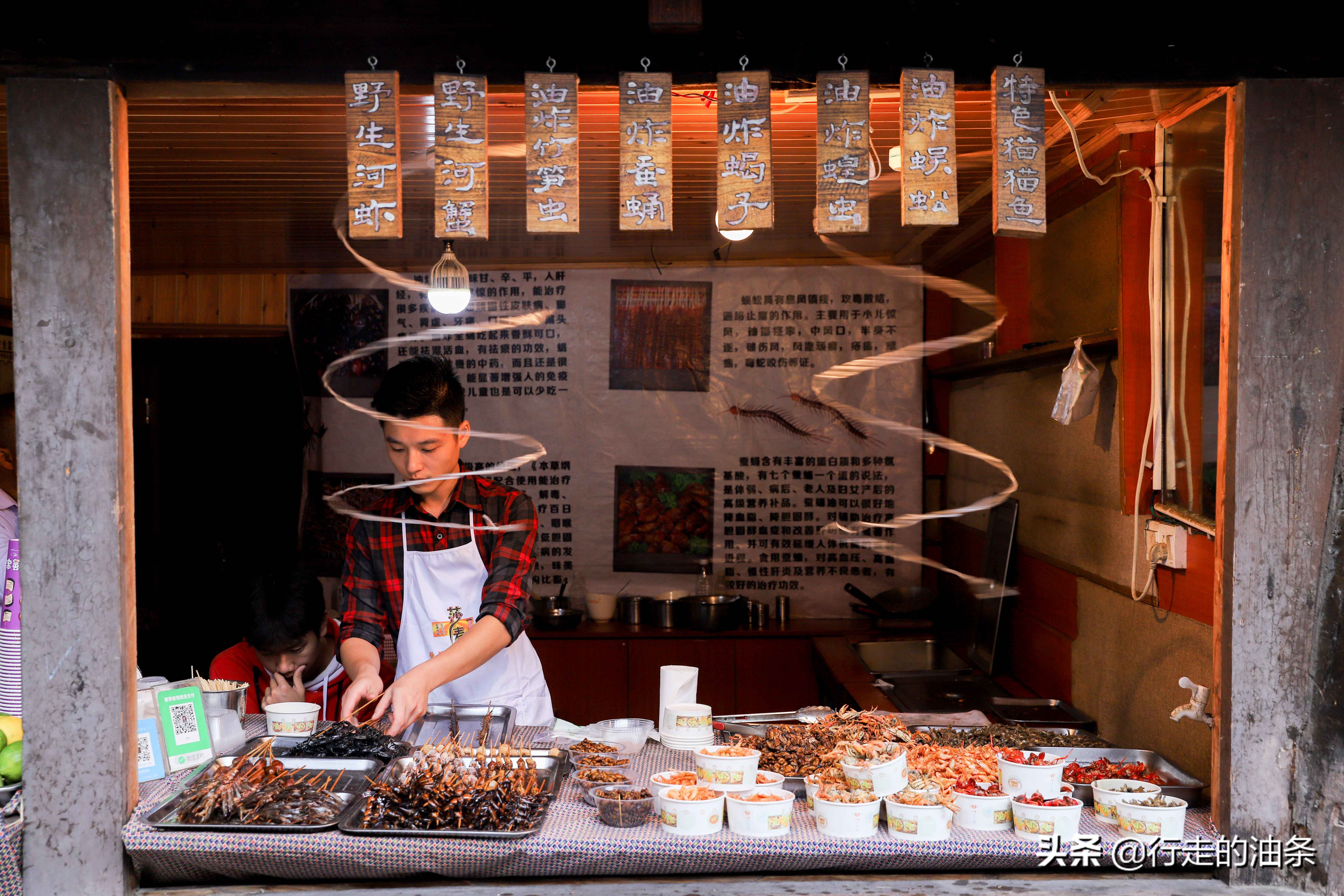 重庆旅游打卡老街磁器口,重庆自驾凤凰古城游记