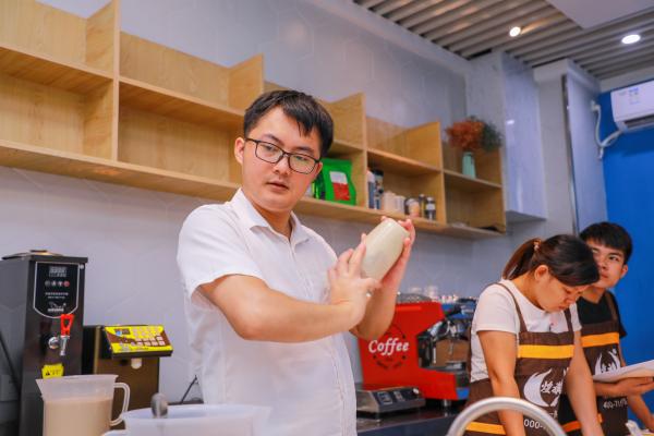 梦想起航，奋勇向前，煌旗第一届精英班圆满落幕