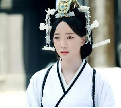 断筋瘦腿、断骨增高、精灵耳……女孩，请停止排队自残