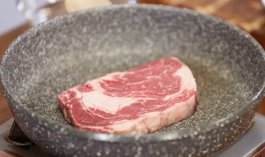 第一次尝试家庭版牛排效果不错,八分钟超长家庭版牛排入门攻略