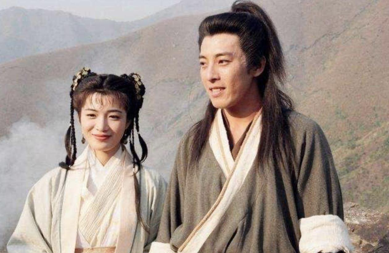 陈少霞陪富商丈夫出席婚宴,陈少霞携富商老公亮相