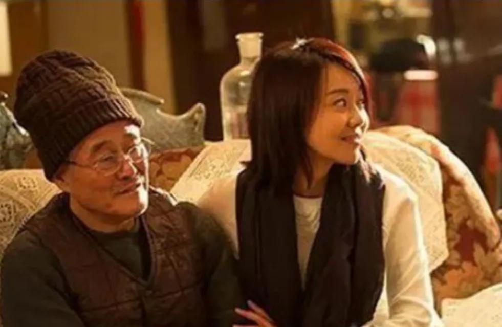 49岁闫妮与赵本山近况,闫妮自曝曾与赵本山关系