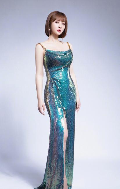 性感女神柳岩,身材凹凸有致、丰满诱人,每天2个动作像她一样美