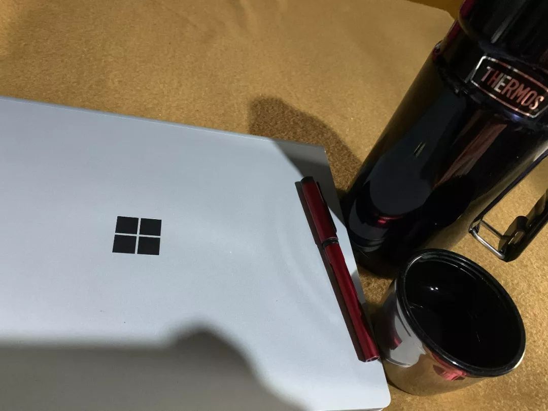 见物如面的下一句,见物如面下一句