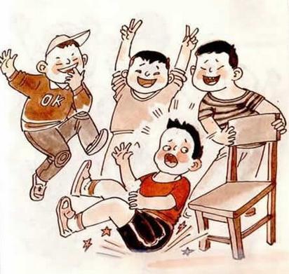 学生打闹在校期间受伤谁担责,小学生课间追逐打闹受伤视频