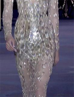 刘亦菲走红毯穿的礼服 (刘亦菲结婚了吗2017)