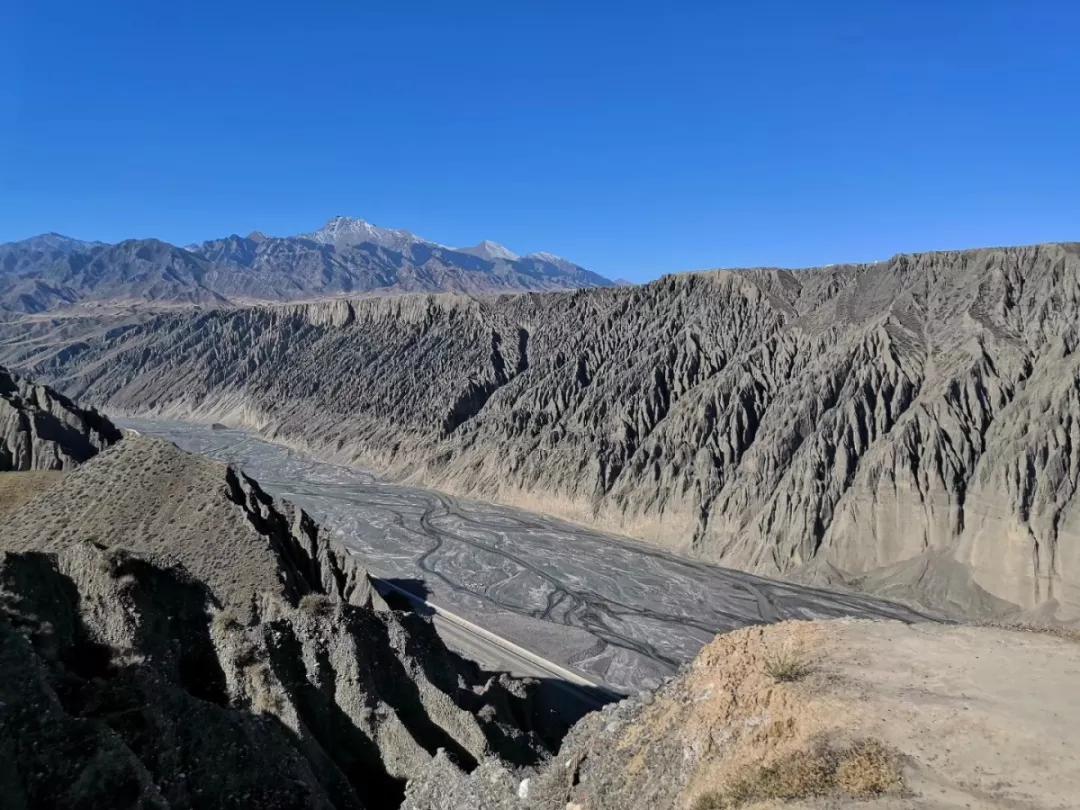 2018酷路泽4.0最顶配,2022年酷路泽4.6顶配