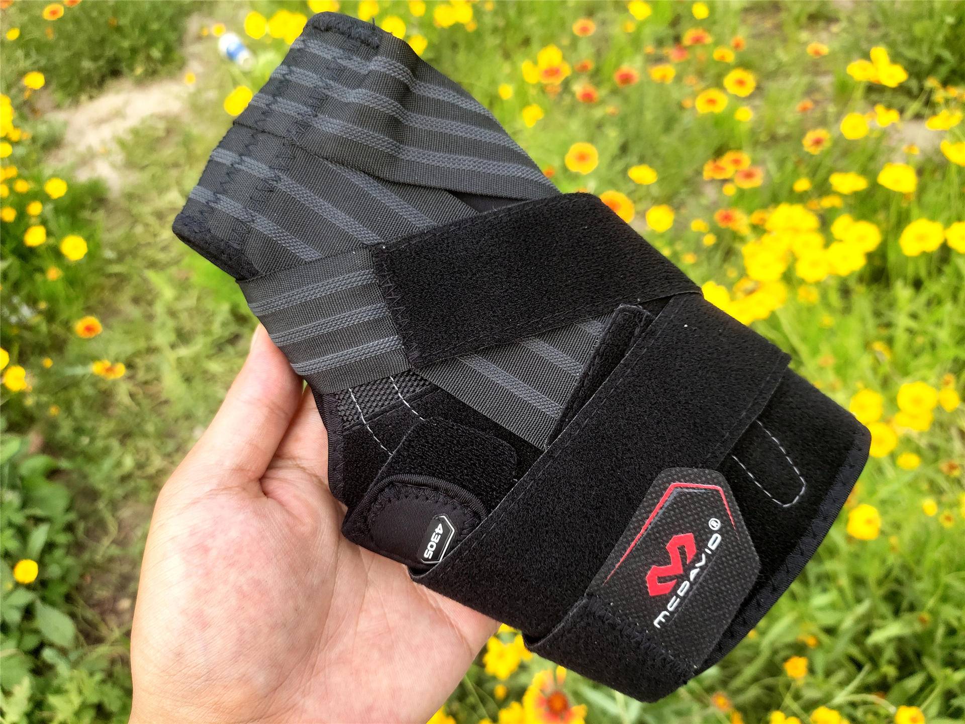 打篮球脚崴了能走路但是很痛,打篮球崴脚还想打