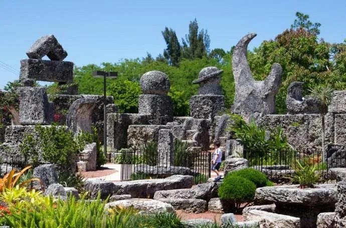 美国珊瑚石城堡解密,珊瑚石城堡的未解之谜