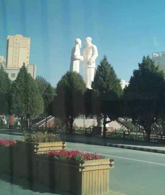 1958年,毛主席对库尔班说:谢谢你,这么远还要骑着毛驴来看我