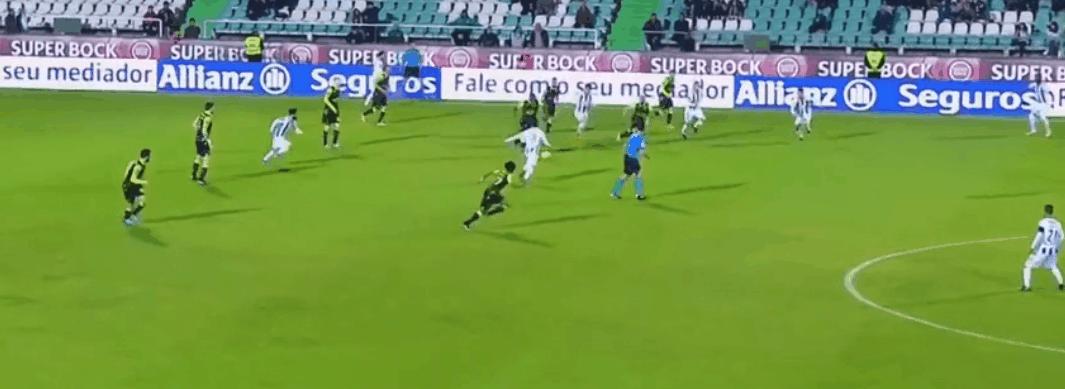 威廉卡瓦略速度慢,威廉卡瓦略踢什么位置