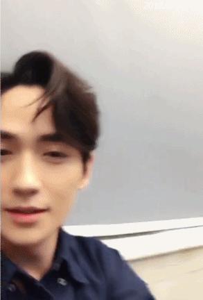 吴昕穿何炅送的毛衣,吴昕用的面霜