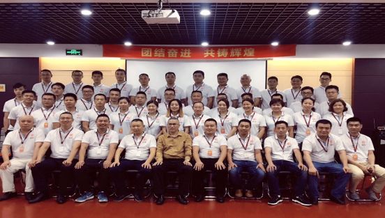 “好吃”是这近3000家卤制品店的制胜法宝,想加盟排队等