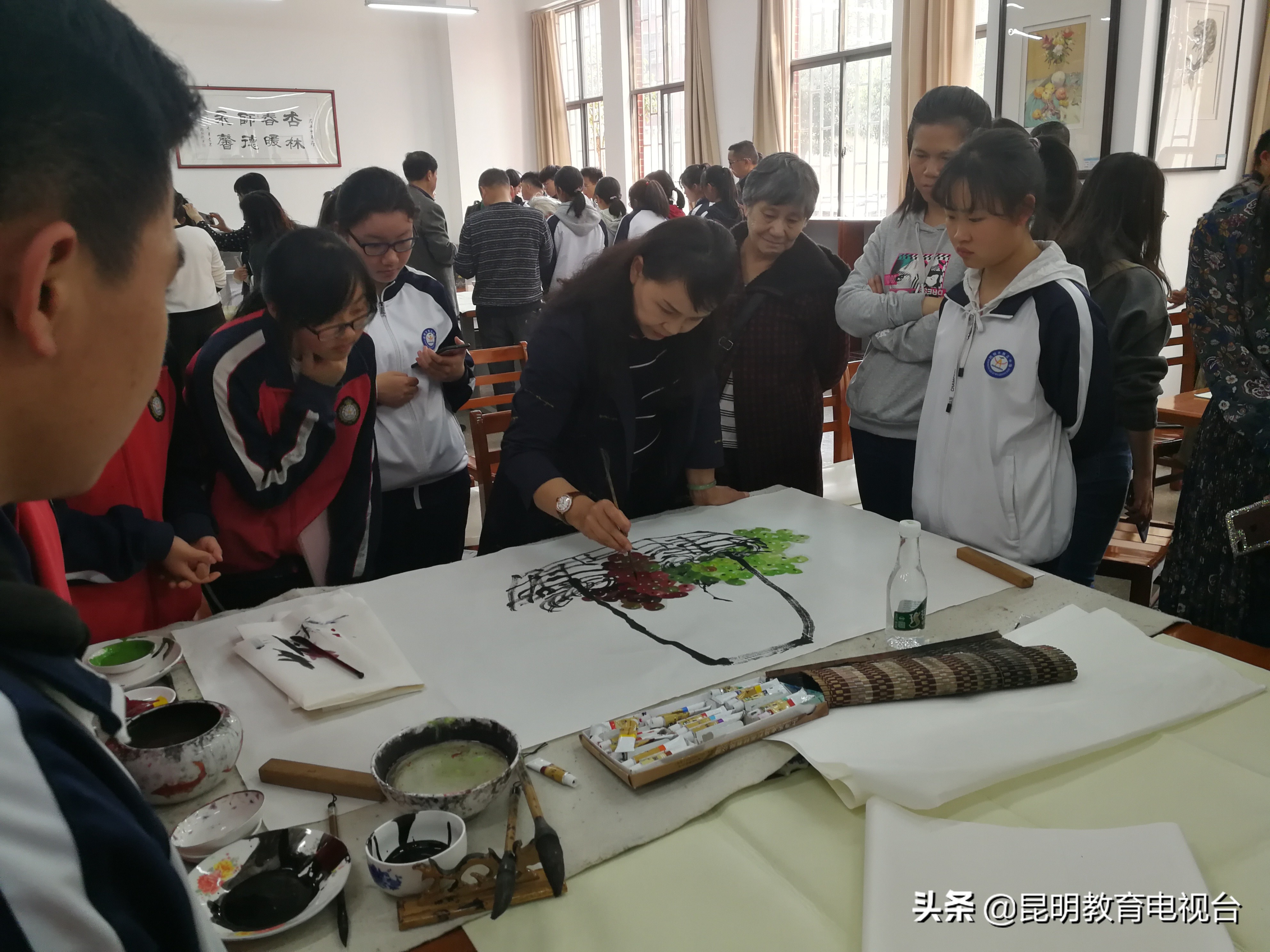 涔︾敾鑹烘湳杩涙牎鍥堪澧ㄩ棣欐鼎蹇冪敯,涔︾敾鍚嶅璧拌繘鎴戞牎