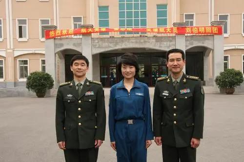 飞行训练时突发事故余旭跳伞失败,飞行员余旭跳伞了为什么没有成功